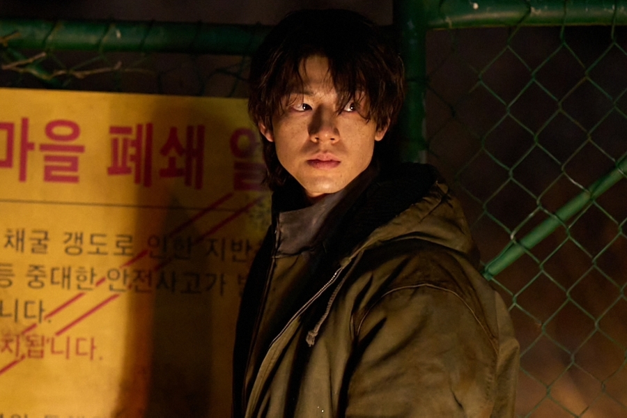 Bae Hyeon Seong Embodies Survivor in Paradise Lost Thriller