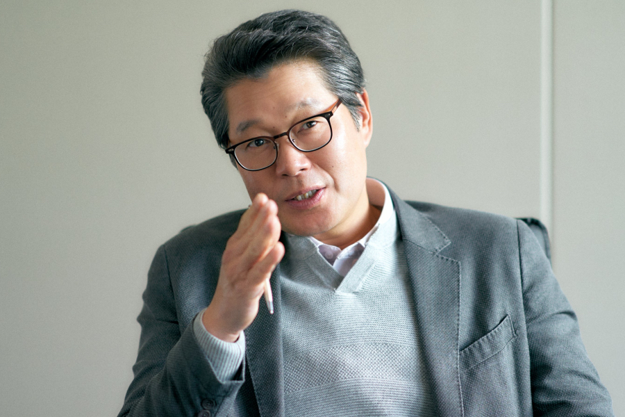 Yoo Jae Myung Steers CSAT Committee in Ugly Duckling Ms. Maeng